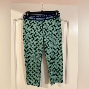 NWT Under Armour Girls Patterned Capri Leggings - Large